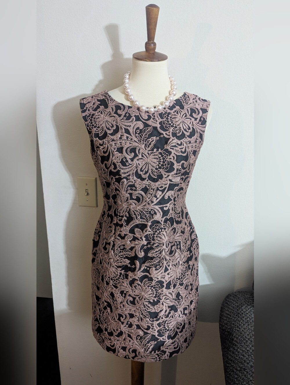 Tahari Arthur S. Levine Lace Floral Sheath Dress 4P